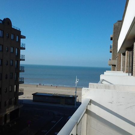 Zonnig Appartement Met Zeezicht Koksijde Exterior photo